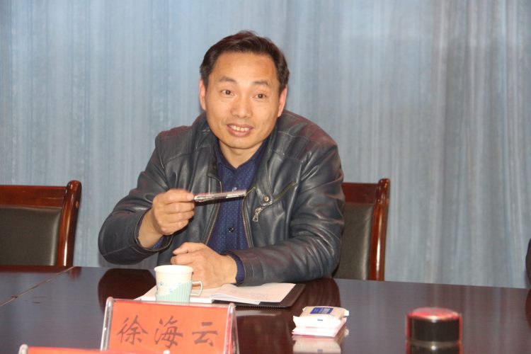 襄阳市护士学校教务科长徐海云在座谈会上交流