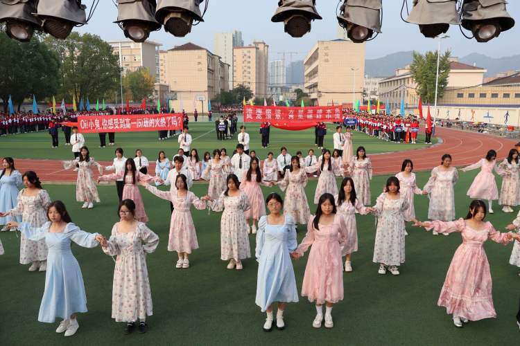 调整大小 17班级方阵