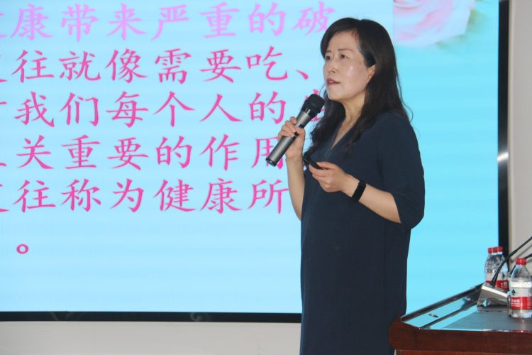 陈钰老师讲授中