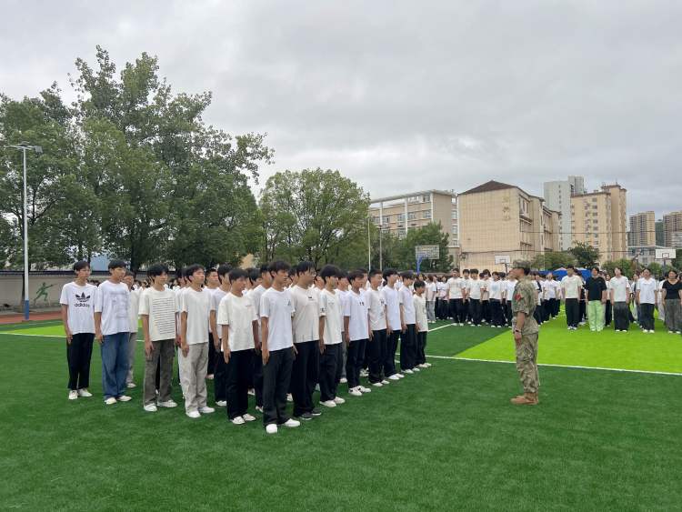 调整大小 6军训会操 (5)