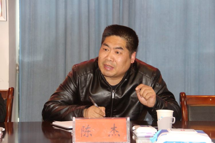 襄阳市护士学校学生科长陈杰在座谈会上交流