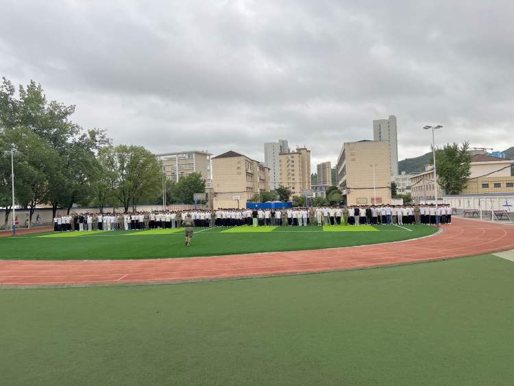 调整大小 3军训会操 (1)