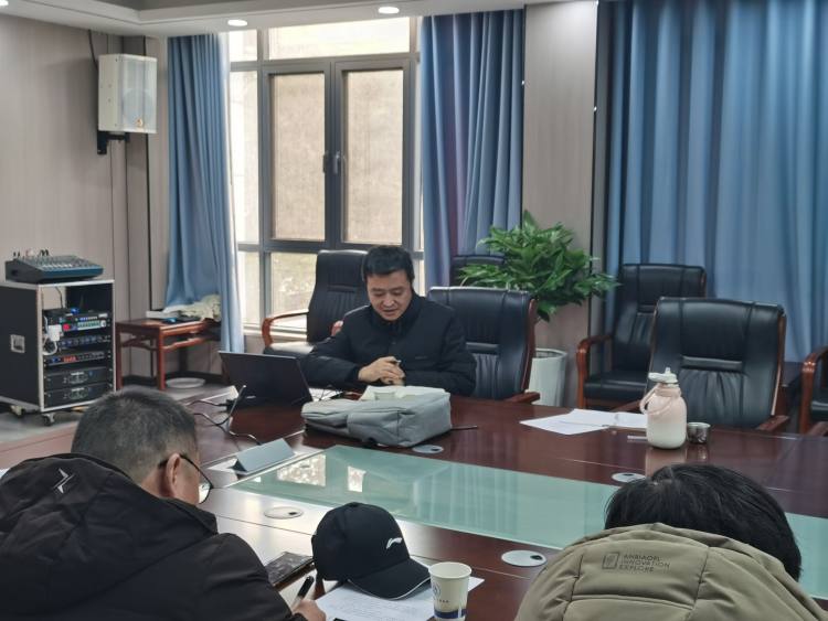 4.骨干教师代表杨鸣发言