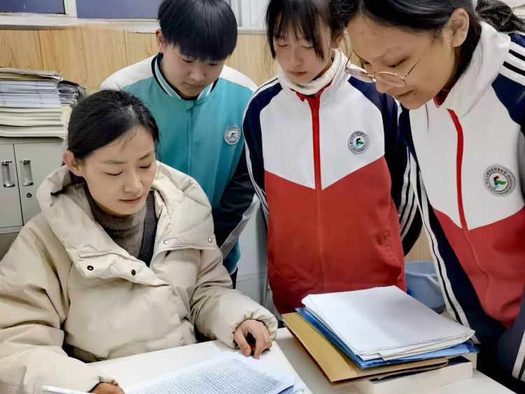 6A35A1F1C061CFE79E4D7D3F281480BB